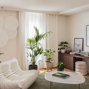 Hotel Seven, Paris