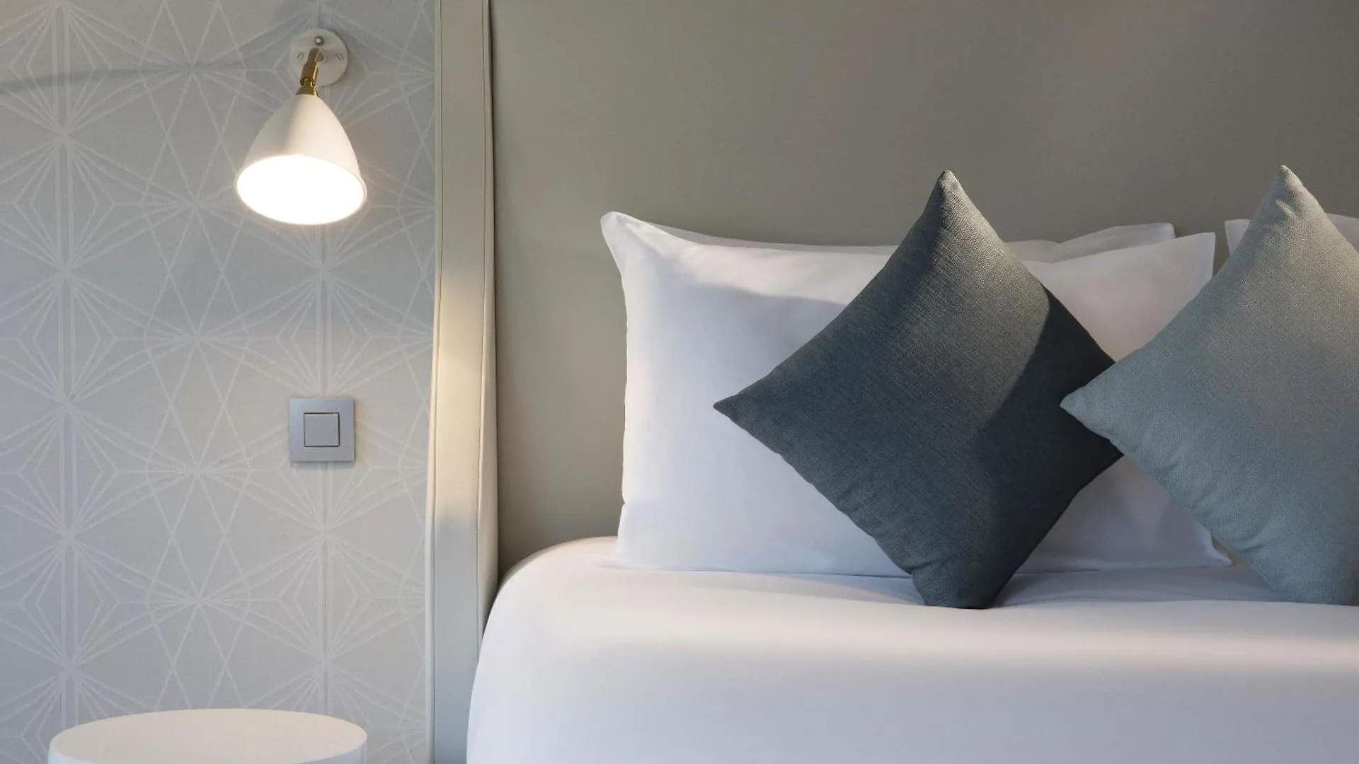 Drawing Hotel Parijs